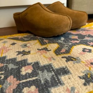 Ugg cottage Clogs Chestnut Women’s size 9